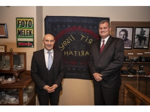 80 Bin Yazılı Ve Görsel Materyal Araştırmacıların Hizmetinde