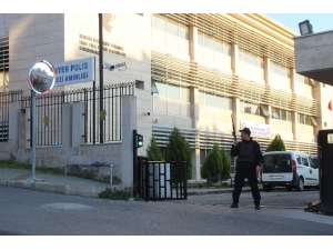 İzmir’de Bulunan Kayıp Kızların Aileleri Bekleniyor