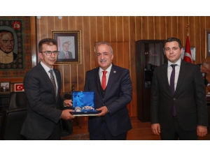 Olur İlçesi Yöneticilerinden Rektör Çomaklı’ya Ziyaret