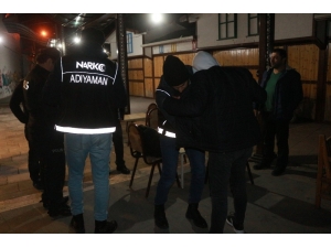 Polis Ekipleri, Sanat Sokağında Adeta Kuş Uçurtmuyor