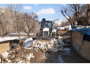 Beytüşşebap’ta Kar Temizleme Çalışmaları