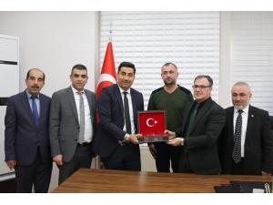 Hizmet-iş Üç Farklı Belediyede Tis İmzaladı