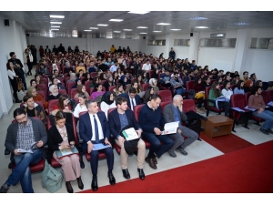 Prof. Arı: “Göç Sadece Türkiye’nin Meselesi Değil”