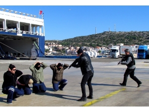 Çeşme’de Limanda Nefes Kesen Tatbikat