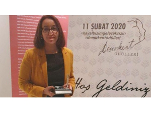 Dpü’lü Doç. Dr. Gülsüm Polat’a “Demirkent Ödülü”