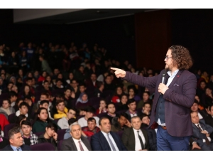 Dijital Öğrenme Yolları Ve Sosyal Medyanın Doğru Kullanımı