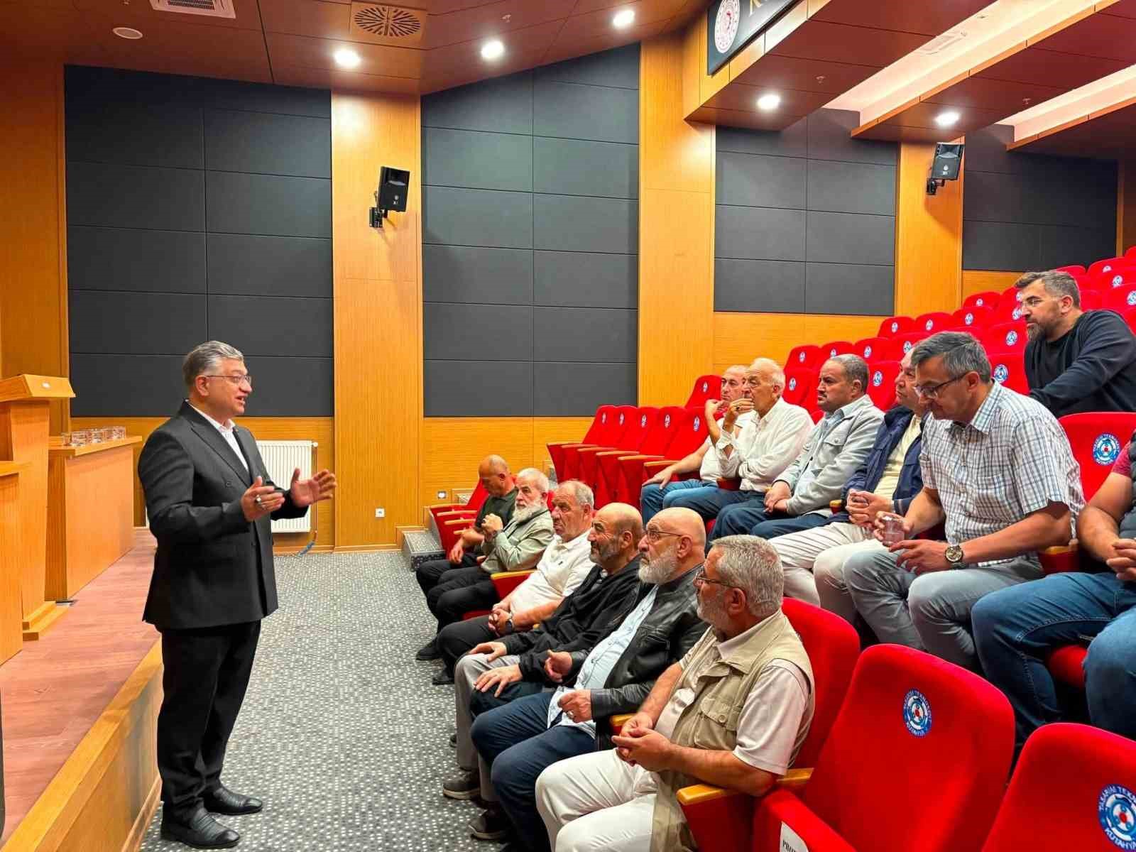 dpu-rektoru-kiziltoprak-kutahyali-esnaflarla-bir-araya-geldi