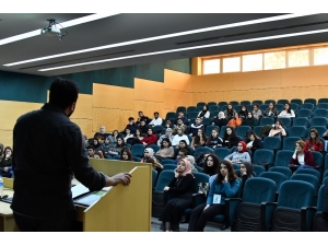 ’Kamuda Kariyer’ Başlıklı Konferans Saü’de Düzenlendi