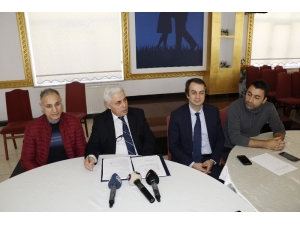 Zkü Vakfı 3 Öğrenciye 4 Yıl Burs Verecek