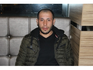 Hdp Önündeki Ailelerden Biri Daha Evladına Kavuştu