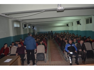 Polisler, Liseli Öğrencileri Bilgilendirdi