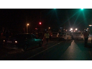 D-100 Karayolunda Zincirleme Trafik Kazası: 3 Yaralı