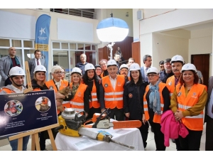 Küçükçekmece’de Mahalle Afet Gönüllüleri Sertifikalarını Aldı