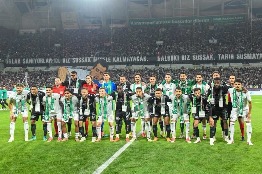 iletisim-baskani-duran-konyaspor-ile-filistin-milli-takimi-nin-anlamli-bulusmasi-sporun-birlestiren-gucunu-bir-kez-daha-gosterdi