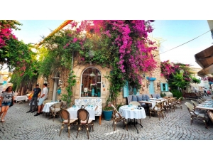 Alaçatı’da Hedef: "Korumacı Turizm"