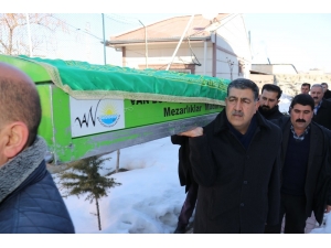 Depremde Hayatını Kaybeden Emirhan Son Yolculuğuna Uğurlandı