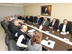 Başkan Büyükgöz Müdürlerini Topladı