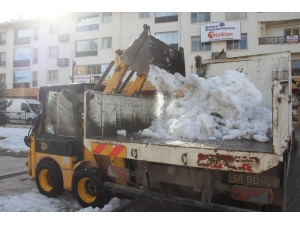 Sivas’ta Karlı Mücadele Sürüyor