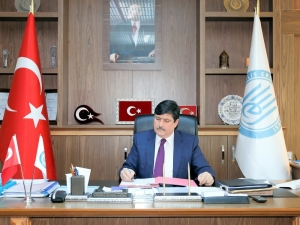 Rektör Yardım’dan Regaip Kandili Mesajı