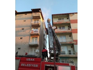 Uşak’ta Çıkan Baca Yangını İtfaiye Ekiplerince Söndürüldü