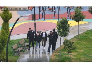 Kayıp Kızlar Güvenlikçilerin Dikkati Sayesinde Bulundu