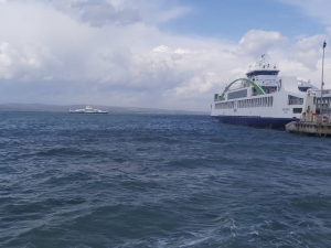 Lapseki İskelesi Doldu Feribotlar Denizde Mahsur Kaldı