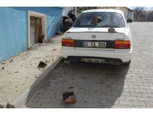 Tekirdağ’da Şiddetli Fırtına: Otomobil Hasar Gördü