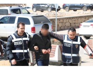 Abdest Alan Şahsın 4 Bin 400 Tl’sini Çalan Şüpheli Yakalandı