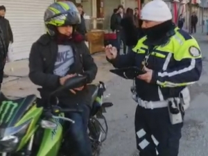 Kask Takmayan Motosikletlilere Geçit Yok