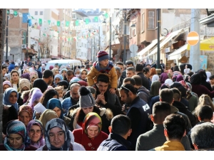 Tarihi Camide Regaip Kandili Yoğunluğu