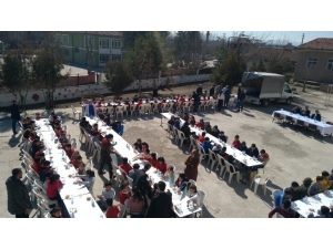 Rektör Kızılay’dan Öğrencilere Kandil Yemeği