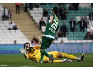 Tff 1. Lig: Bursaspor: 1 - Altay: 2 (İlk Yarı Sonucu)