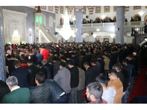 Peygamberler Şehri Şanlıurfa’da Regaip Kandili Coşkusu