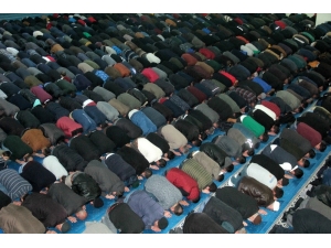 Terzibaba Camii’nde Regaip Kandili Coşkusu