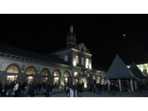 Diyarbakırlılar Regaip Kandili’nde Ulu Camii’ne Akın Etti