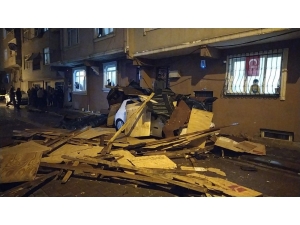 Zeytinburnu 5 Katlı Binanın Çatısı Uçtu