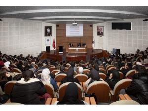 Atatürk Üniversitesinde İnternet Gazeteciliği Konuşuldu