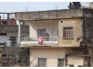 Belediyeden Vatandaşlara "Türk Bayrağı Asın" Anonsu