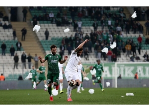 Bursaspor-altay Maçında Davetsiz Misafir