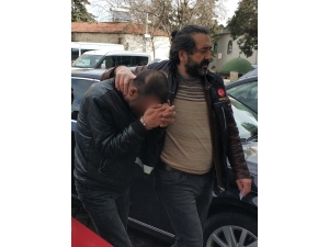 Uyuşturucu Satarken Polise Yakalandı