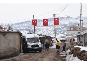 Şehidin Haberi Ailesine Ulaştı, Köyü Türk Bayrakları İle Donatıldı