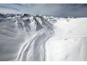 Çığ Altında Kalan İtfaiye Erinin Ailesi Bölgeyi Havadan İnceledi