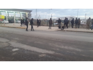 Göçmenlerden Sınır Kapısında Hareketlilik