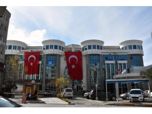 Edremit Belediyesi’nden “Bayrak” Çağrısı