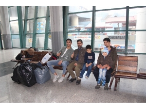 İzmir Otogarında Göçmen Hareketliliği