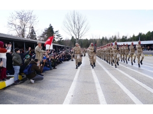 Mezun Olan Uzman Jandarmalar, ‘Vatan Bölünmez’ Diye Haykırdı