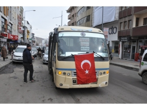 Kars’ta Dolmuşçular Türk Bayrağı Ve Siyah Kurdele Bağladı