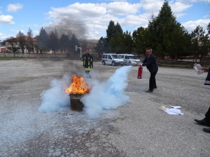 İlkokulda İkaz Ve Alarm Tatbikatı