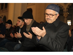 Kırıkkale’de Vatandaşlar Şehitler İçin Ellerini Semaya Kaldırdı