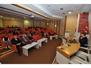 Dış Ticaret Bilgilendirme Seminerine Büyük İlgi